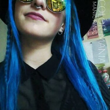 Merci Chloé ! :) - Coloration Cheveux Shocking Blue - Manic Panic - Color-Mania