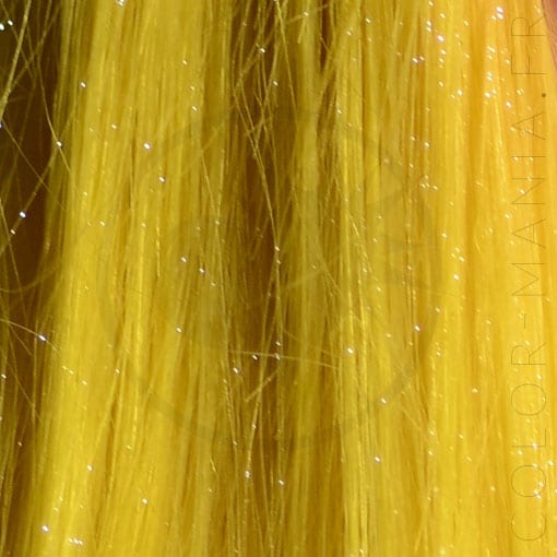 Rendu du spray paillettes Manic Panic sur cheveux jaunes