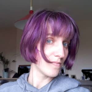 214375CMcheveux violet